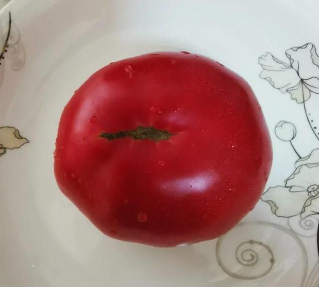 西红柿炒茄子的家常做法，酸甜可口，营养美味