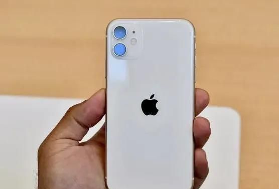 2023年 iPhone11 体验如何？要不要升级iOS16？