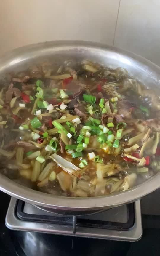 周末超美味的酸菜羊肉来袭，还不快吃