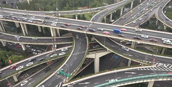 国内要建不限速的高速公路了，可我有福享受吗？