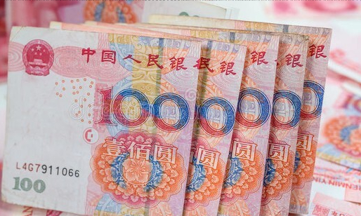 因为一件不起眼的衣服，公司不仅颁发证书，还奖励了2000元现金