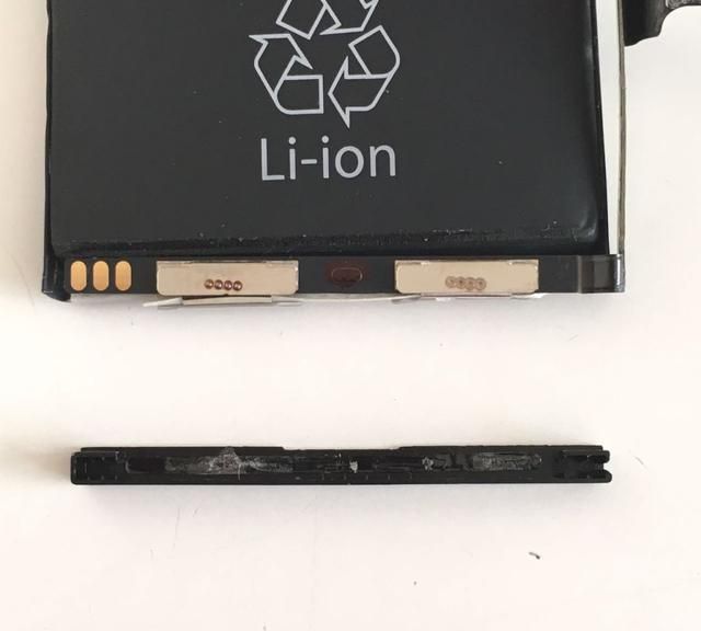 锋友分享：iPhone 5/6 原装电池的简单拆解