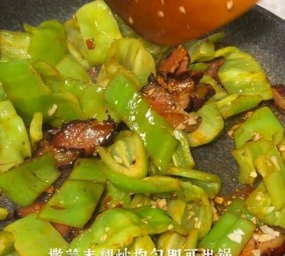 #巨下饭的家常菜#连下三碗饭的尖椒炒腊肉