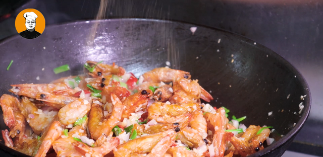 椒盐虾超好吃的家庭做法，香脆入味，宴客下酒必备