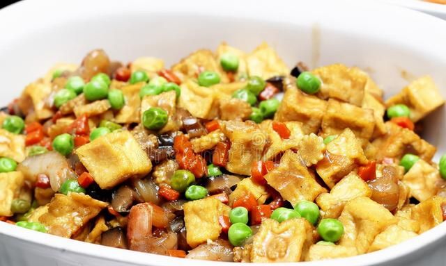 家常炒豆腐这样做真好吃，营养丰富，鲜美嫩滑又入味