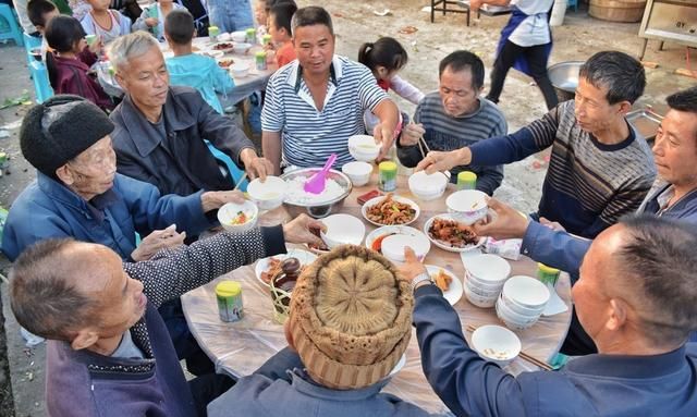 农村老话娘亲舅大究竟是什么意思？舅舅的威望怎么来的？看完就懂