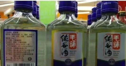 辨别勾兑和纯粮食酒不要过于相信标号和执行标准，要看清标签说明