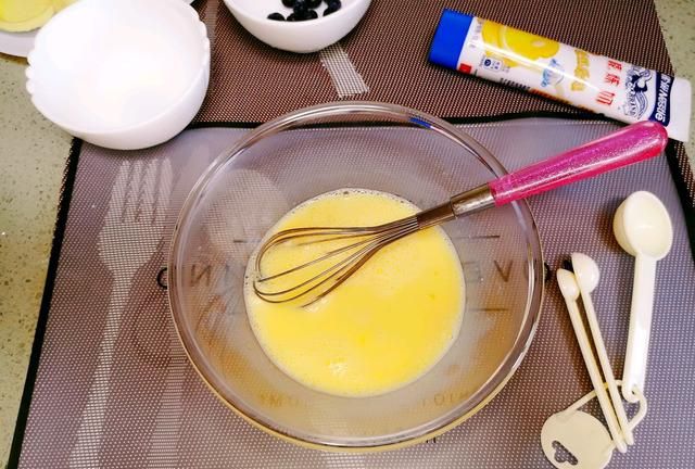 超级简单的【蛋挞液】制作方法，无淡奶油版，软软嫩嫩的又好吃