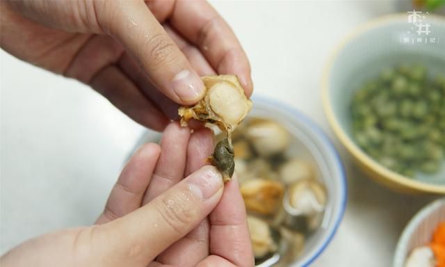 入秋后要学会“贴秋膘”，用这海鲜煮粥，便宜鲜美，秋天喝特营养