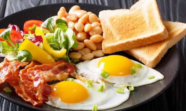 建议中老年人：早餐少吃包子和油条，多吃这4样，低脂营养更健康