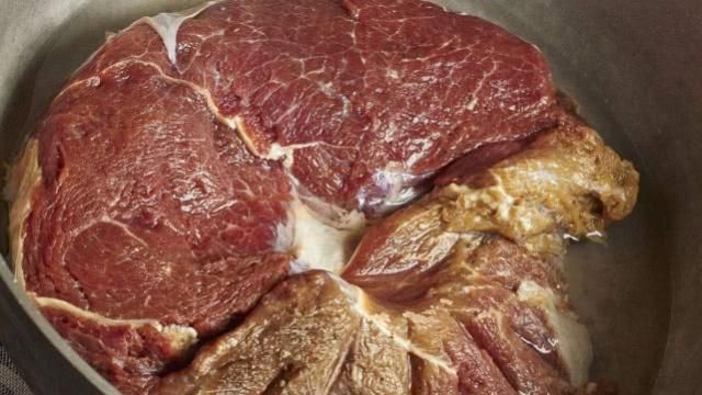 炒肉之前，腌肉有秘诀，这样腌才能炒出又鲜又嫩的肉