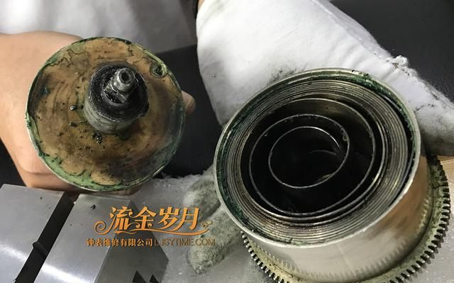 一台来自十九世纪的八音盒维修清洁保养过程，不看你不知道是这样