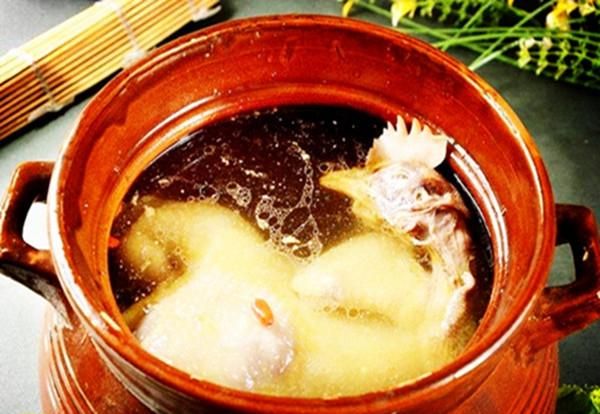 重阳节药膳鸡汤的正宗做法，这才是重阳节正确的吃鸡方式！