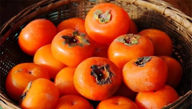 柿子的3种催熟和保存方法，香甜不苦涩，保存时间长
