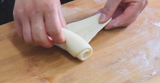 这才是油酥饼简单起酥的技巧，柔软筋道，学会在家轻松做