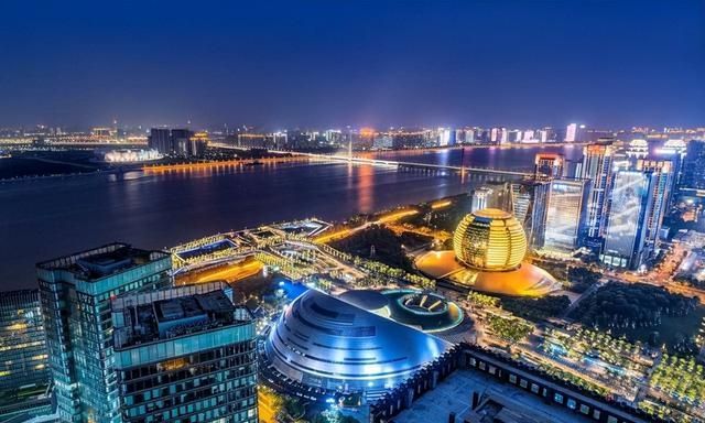 中央选定杭州建长三角中心城市，真实的杭州有多硬核，为何选它？