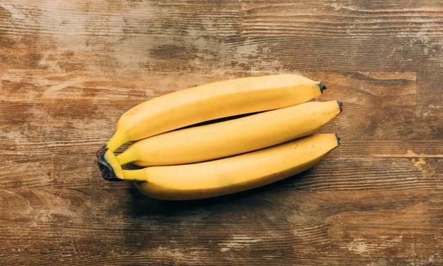 香蕉真的不通便！这3种水果是真正“通便高手”，吃完准上厕所！附4个实用“通便穴”