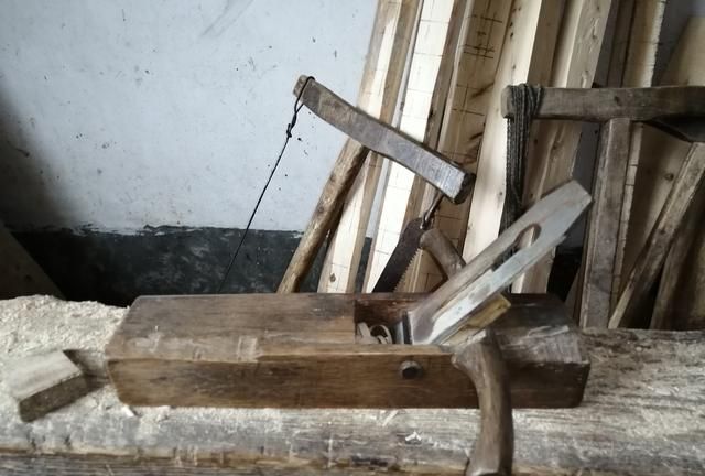 30年前，农村木匠靠这10种工具赚钱养家，如今成了古董，认识吗？
