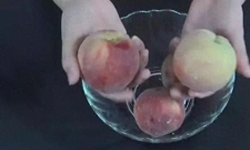 桃子也分“公母”？夏季喜欢吃桃子的人，3大误区要学会避开