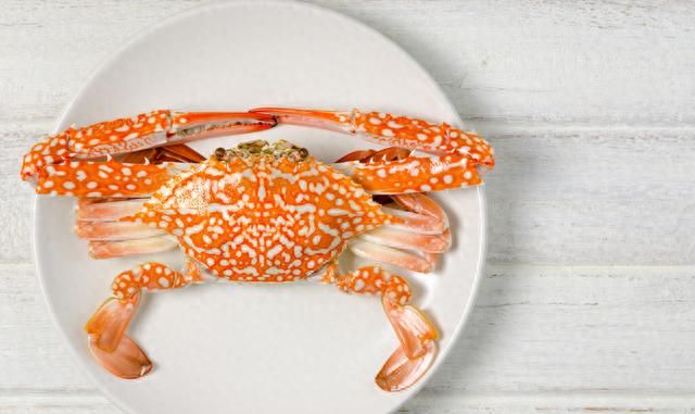 壹邦小知识：新鲜活梭子蟹怎么保存 冰箱冷藏死了还能吃吗