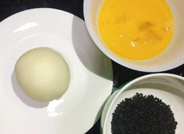 「蛋黄酥」咸蛋黄起沙出油的正确姿势！也适用于蛋黄月饼