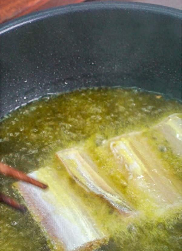 这才是炸带鱼的正确做法，焦香酥脆好吃无腥味，方法超简单