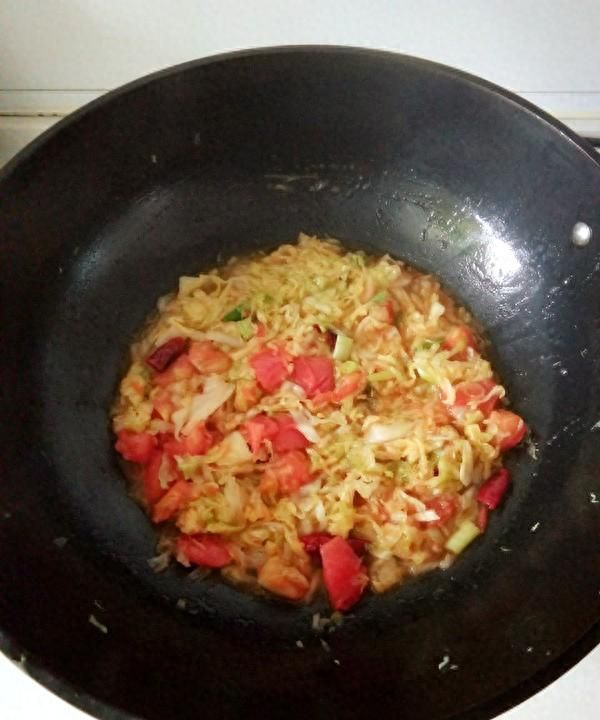 入伏后，西红柿和这菜一起炒，简单家常，好吃养生，比吃肉强