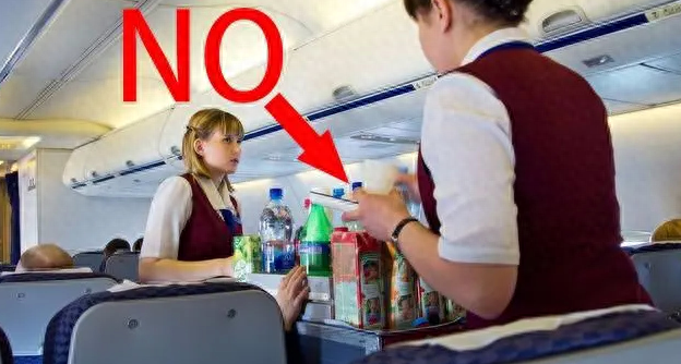 飞机上为什么不能带水？是这个原因！