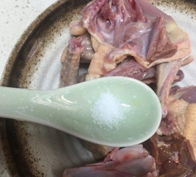 别怪我没提醒你，这道清蒸乳鸽，原汁原味一吃就上瘾