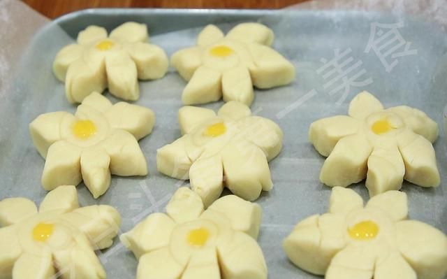 春节将至，面点师分享6种点心新做法，金黄酥脆零添加