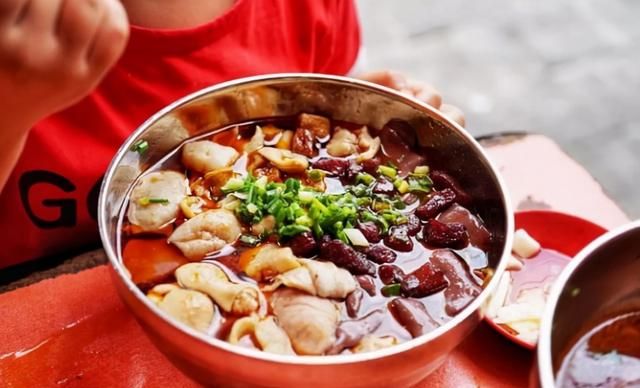 贵州10大另类美食小吃，本地人视为美味，外地食客无从下嘴