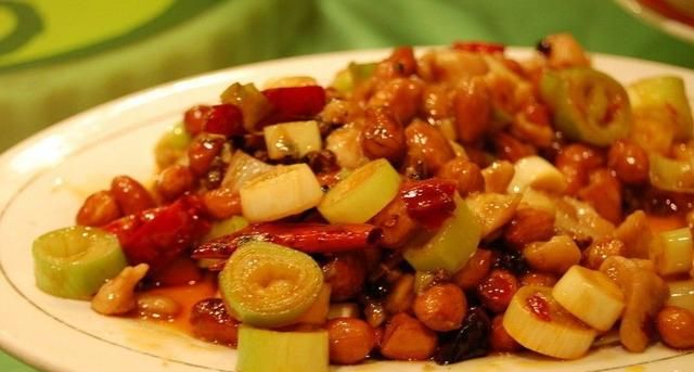 外国人公认中国最具特色的5种美食，你认同吗？北京烤鸭倒数第一