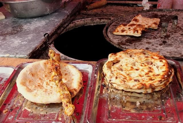 新疆的10样“西域美食”，挨个打卡一个也不亏，你吃过几种？