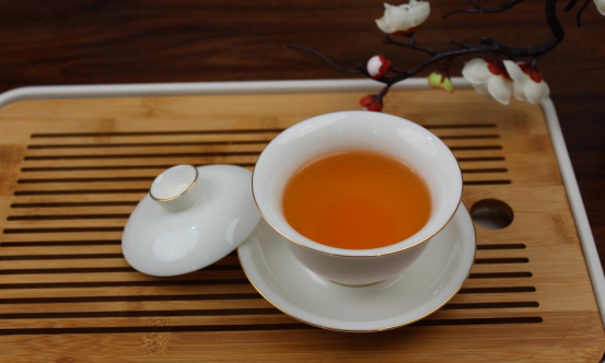 泡红茶最忌直接倒热水？该如何冲泡一杯好喝的红茶？3个技巧搞定