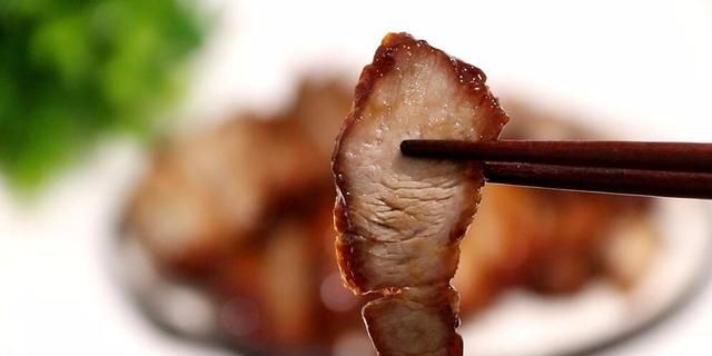 好吃的叉烧肉这样做，嫩而不柴，做法简单易懂，想吃随时可以做