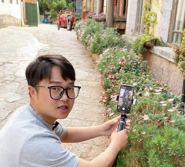 一条视频教会你如何用自拍杆给自己拍短片#手机支架