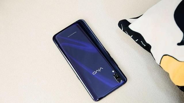 OPPO R17遇上VIVO X23，到底谁更强？