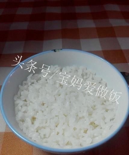 6分钟微波炉米饭：简单方便，便当族也能随时吃到新鲜米饭啦