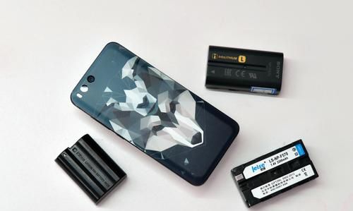 深度扒一扒：手机用多久需要更换电池?
