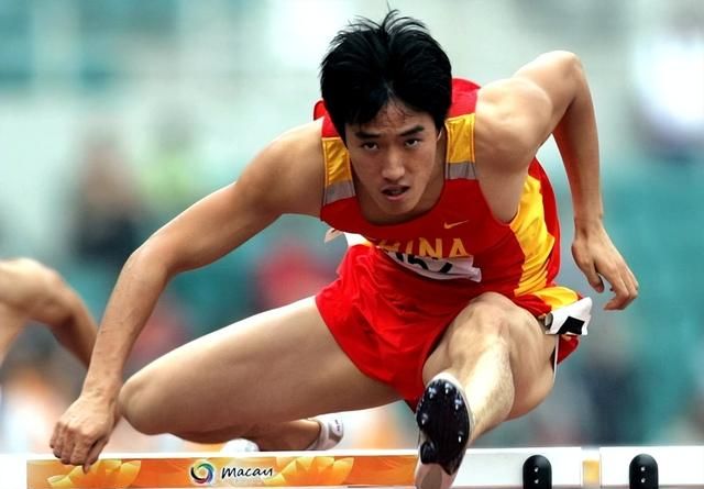 “飞人”刘翔：曾为国争光赢54枚金牌，后来却遭谩骂，这是为何？