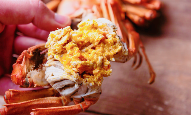 立秋后吃海鲜，建议大家：少吃梭子蟹和虾，多吃4样，便宜还肥美
