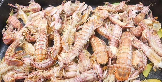 立秋后吃海鲜，建议大家：少吃梭子蟹和虾，多吃4样，便宜还肥美