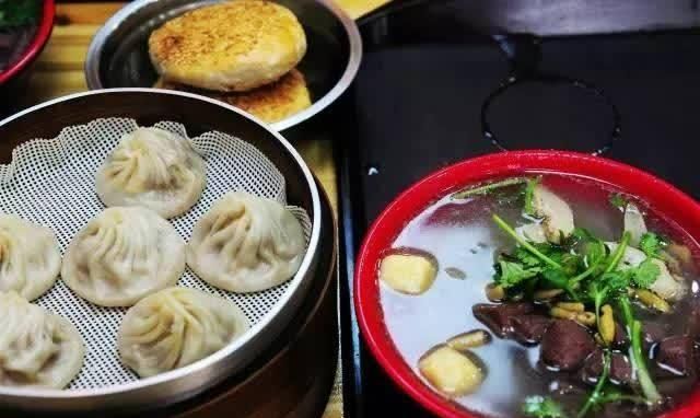 中国最有名的十条美食街，你吃过哪条？