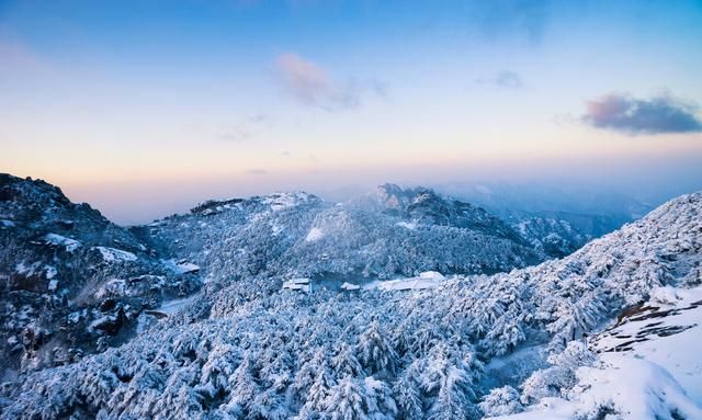 为什么说“黄山归来不看岳”？黄山“四绝”是什么？